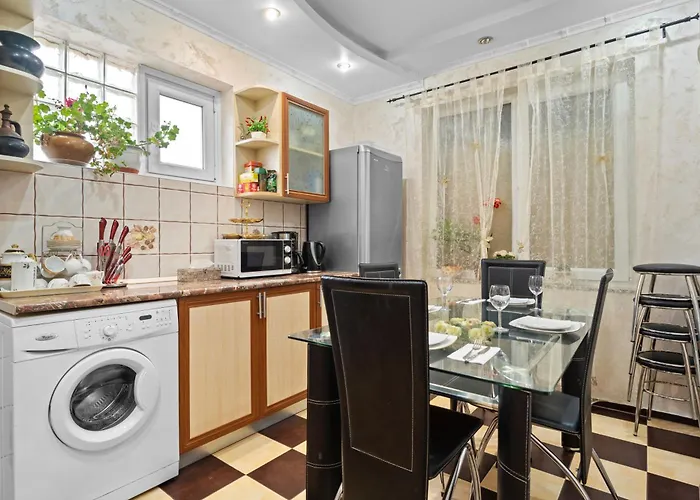 Luxurious With Huge Garden, Terrace & Outdoor Space Bucarest