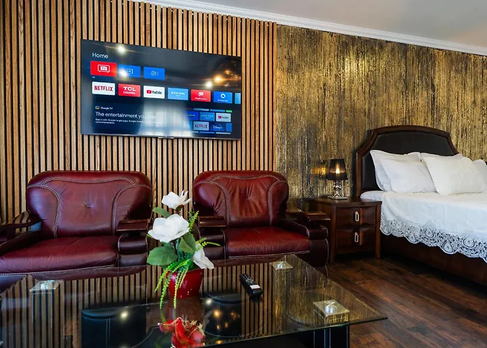 Luxurious With Huge Garden, Terrace & Outdoor Space * Bucarest