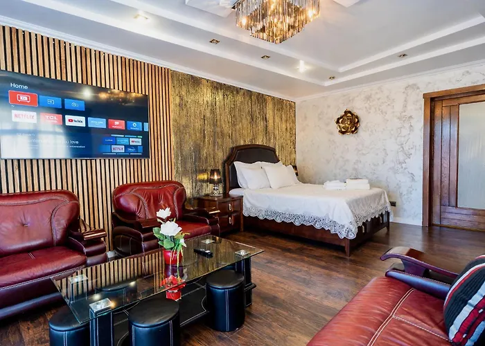 Διαμέρισμα Luxurious With Huge Garden, Terrace & Outdoor Space