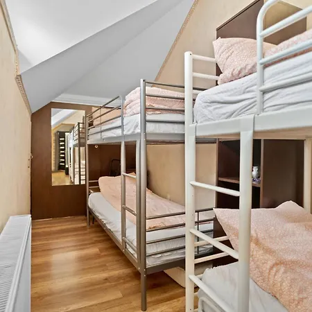 Luxurious With Huge Garden, Terrace & Outdoor Space Bukarest