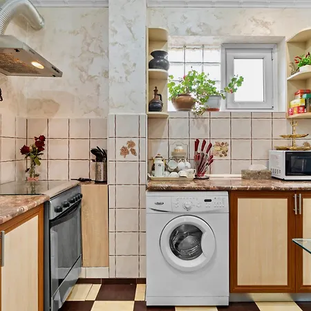 Luxurious With Huge Garden, Terrace & Outdoor Space Apartment Bukarest