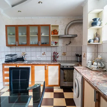 Apartment Luxurious With Huge Garden, Terrace & Outdoor Space *