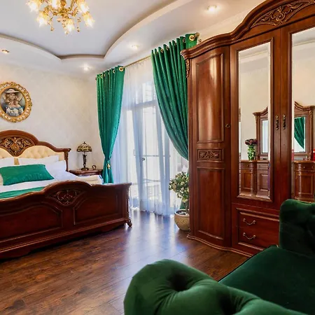 Apartment Luxurious With Lush Garden And Huge Terrace Near Herastrau Park Bucharest