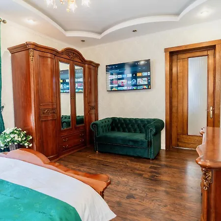 Luxurious With Lush Garden And Huge Terrace Near Herastrau Park *