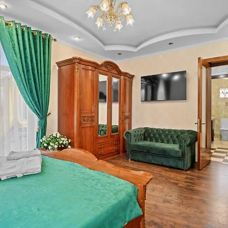 Luxurious With Lush Garden And Huge Terrace Near Herastrau Park