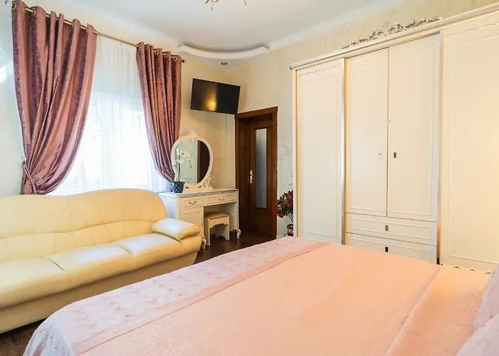 Luxurious With Huge Garden, Terrace & Outdoor Space 公寓 布加勒斯特