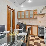 公寓 Luxurious With Huge Garden, Terrace & Outdoor Space 布加勒斯特