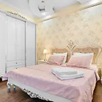 公寓 Luxurious With Huge Garden, Terrace & Outdoor Space