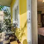 Luxurious With Huge Garden, Terrace & Outdoor Space * 布加勒斯特