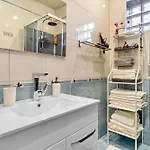 Luxurious With Huge Garden, Terrace & Outdoor Space
